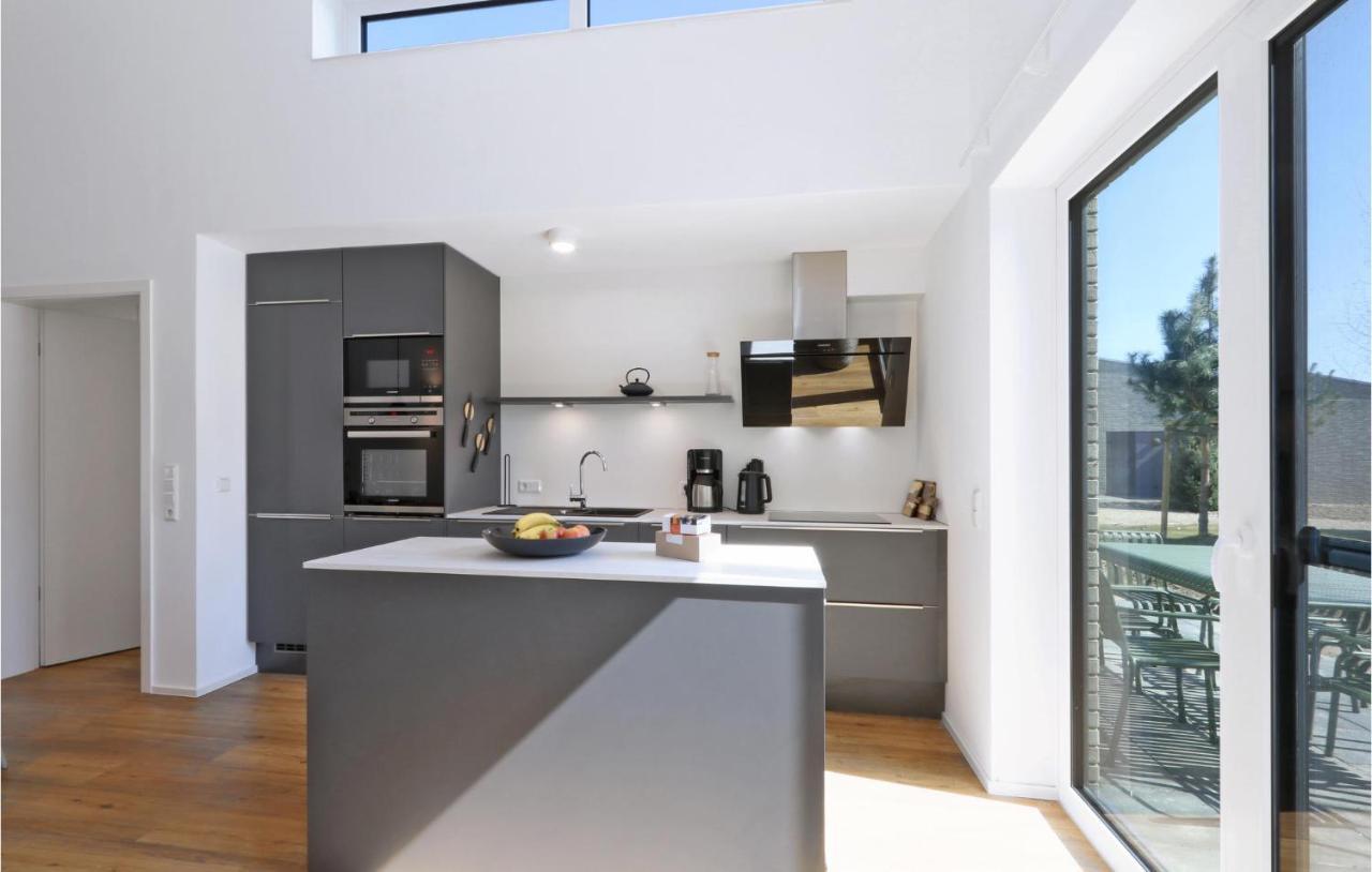 Awesome Home In Lembruch-Duemmer See With Kitchen Exterior foto